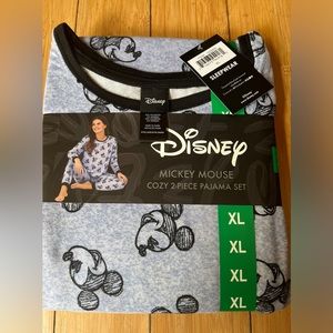 NWT Disney Mickey Mouse Woman’s Pajama Set
